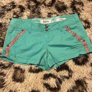 daytrip capicorn shorts